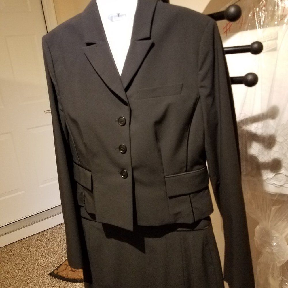 Anne Klein Women suit jacket & skirt